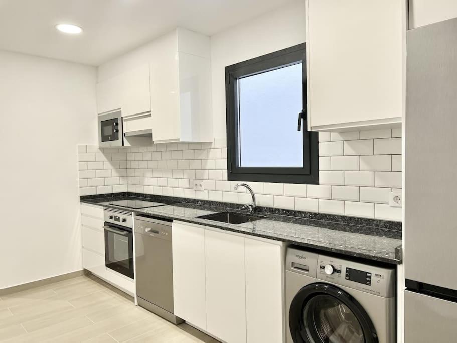 Moderno Apartamento Con Terraza En La Azotea Roses Esterno foto