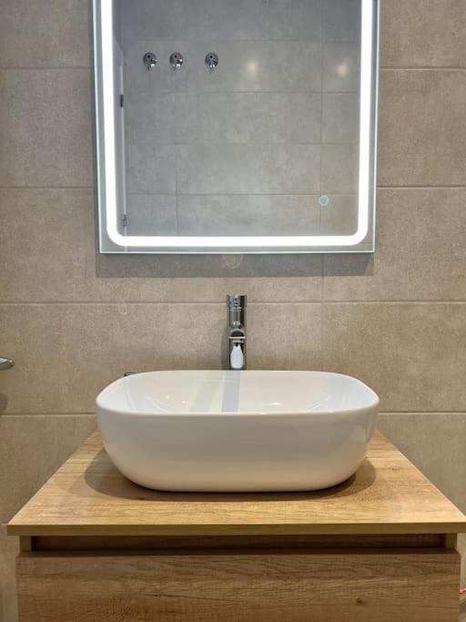 Moderno Apartamento Con Terraza En La Azotea Roses Esterno foto