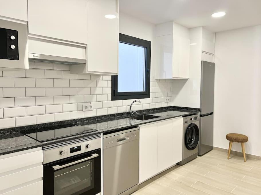 Moderno Apartamento Con Terraza En La Azotea Roses Esterno foto